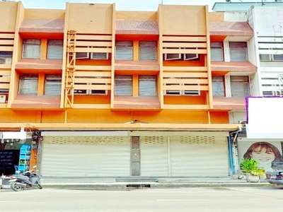 แฮปปี้แลนด์  ให้เช่าอาคาร 3ชั้น 2คูหา 38ตร.MRTบางกะปิ 1.5กม. 6นอน