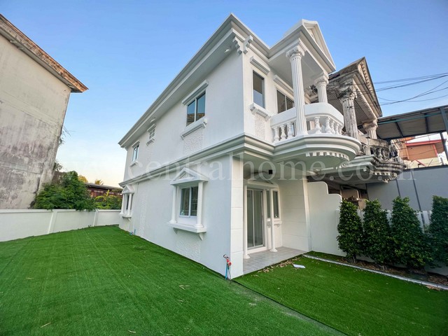 P1 ทาวน์เฮ้าส์ เอเวอร์กรีน บางนา ตราด 56 หลังริม ใกล้ BTS อุดมสุข