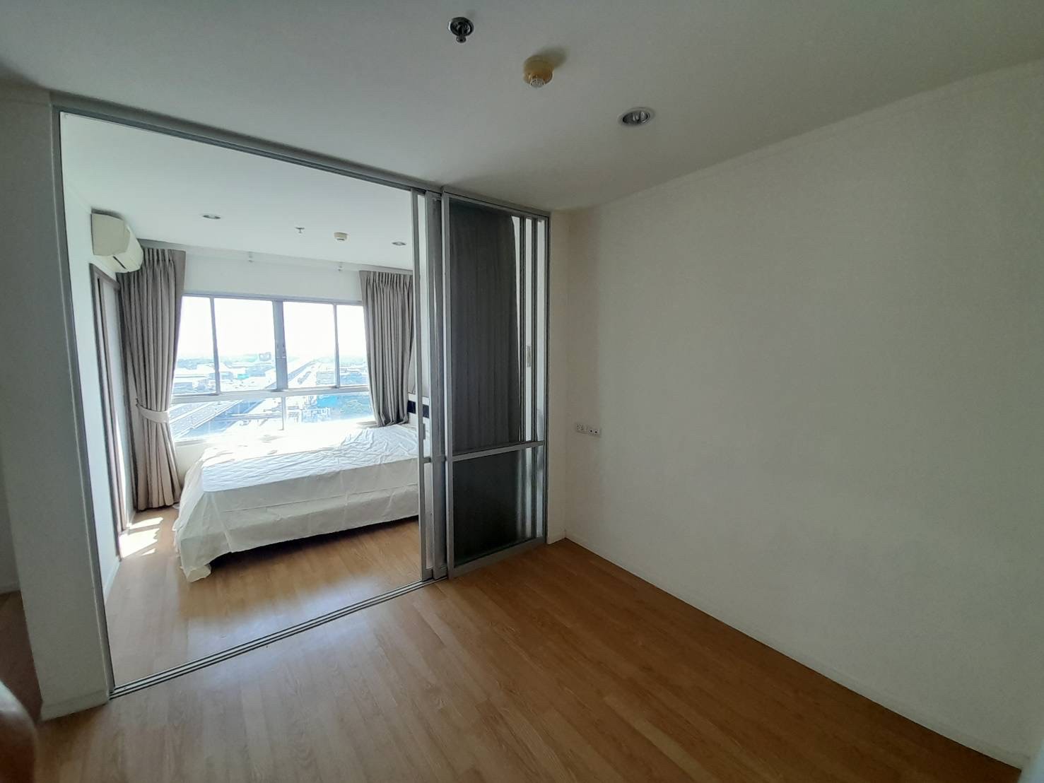 *ให้เช่าห้องสวย*คอนโด ลุมพินี เมกะซิตี้ บางนา ใกล้ศูนย์การค้าขนาดใหญ่ Mega บางนา