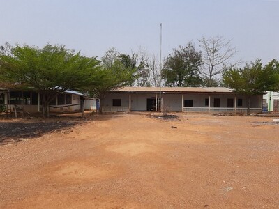 ขายที่ดินพร้อมสิ่งปลูกสร้าง ถนนลำนารายณ์ - เพชรบูรณ์ อำเภอศรีเทพ 