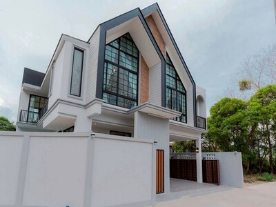 พูลวิลล่าหรู 2 ชั้น สไตล์โมเดิร์นนอร์ดิก รายล้อมด้วยธรรมชาติ สันท