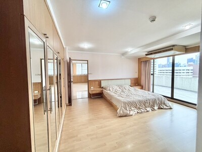 For Sale Supalai Place Sukhumvit 39 size 142 sqm 3bed 2bath