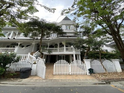 ขายทาวน์โฮมหลังใหญ่ 4 ชั้นหลังมุม แฟนตาเซีย วิลล่า 2 สุขุมวิท 107