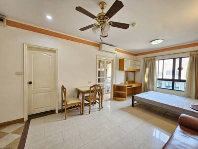 ลุมพินี เพลส พระราม 4-สาทร ใกล้ One Bangkok ค่าเช่าเพียง 12,000 บ