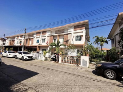 ขาย  ทาวน์เฮ้าส์ เดอะเฟิร์สโฮม รังสิต-ลำลูกกา