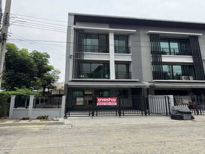 ขายทาวน์โฮมฟีลบ้านแฝด รีโนเวทใหม่ โครงการบ้านกลางเมือง งามวงศ์วาน