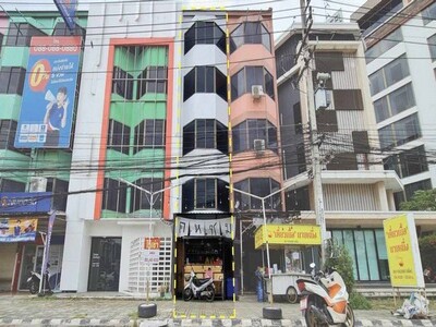 ขายอาคารพาณิชย์ 5ชั้น​ โล่งๆ  เหมาะสำหรับสายรีโนเวทย่านเจ็ดยอด