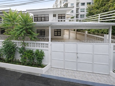 สนง.เขตห้วยขวาง 80ตร.ว.3-4นอน จอดรถ 4-6 คัน ประชาราษฎร์บำเพ็ญ 20-