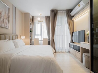 Life One Wireless 32nd floor