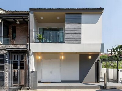 ให้เช่าบ้าน 2 ชั้น หลังมุม รัชดา 18 บ้านสวยตกแต่งใหม่ เฟอร์พร้อมอ