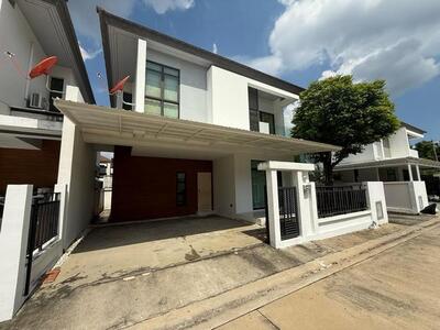 ให้เช่าบ้านเดี่ยวเฟอร์นิเจอร์ครบ  โครงการออร่า รามคำแหง 94