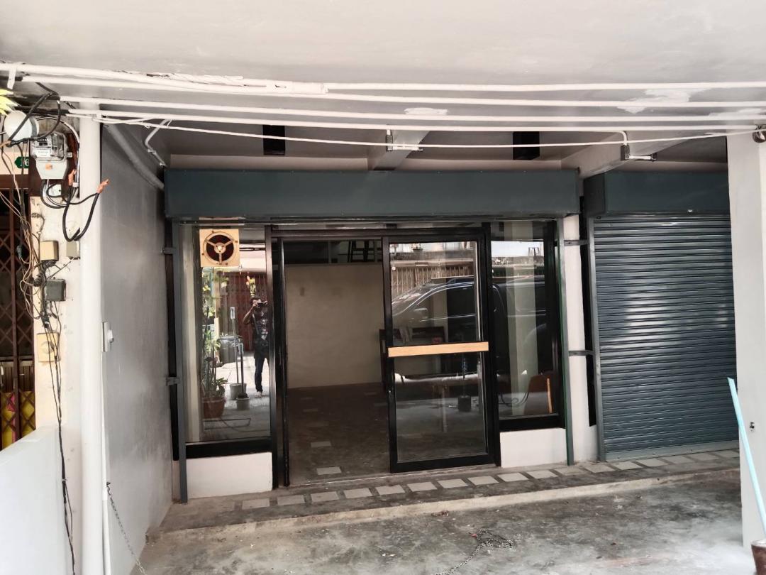 ให้เช่า-ขาย อาคารสองคูหา 4ชั้น ในซอยสาธุประดิษฐ์4 มี4ห้อง 3ห้องน้ำ พื้นที่ใช้สอยรวม 340ตรม