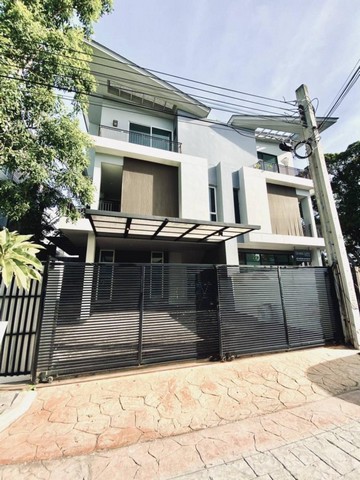 รหัสC4993 ให้เช่าบ้าน 3ชั้น สไตล์โมเดิร์น หมู่บ้าน GRAND I DESIGN วิภาวดี ถนนวิภาวดีรังสิต 