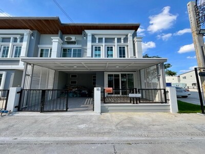 ขาย ทาวน์โฮม 2 ชั้น Golden Town เกษตร-นวมินทร์  หลังมุม  96 ตร.ม.