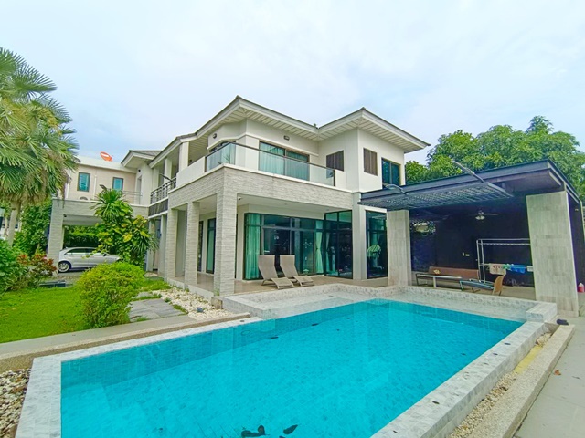 ม.กรุงเทพ รังสิต ให้เช่าคฤหาสน์หรู ทะเลสาบ Lake Pool Villa ปทุมธานี  5นอน 5น้ำ จอดรถ 4คัน ปทุมธานี