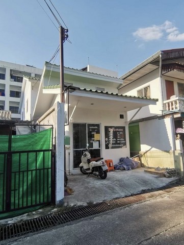 บ้าน 2 ชั้น พร้อม 1 ร้านค้าธุรกิจ  หลังม.ช. หน้า 7-11 ต้นซอยวัดอุโมงค์ ห่างรั้วม.ช.เพียง 200 เมตร