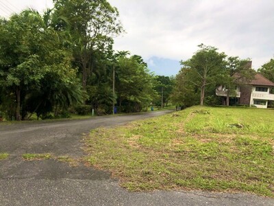ขายที่ดิน 470 ตร.ว.ในสนามกอล์ฟเซอร์เจมส์คันทรีคลับ มวกเหล็ก