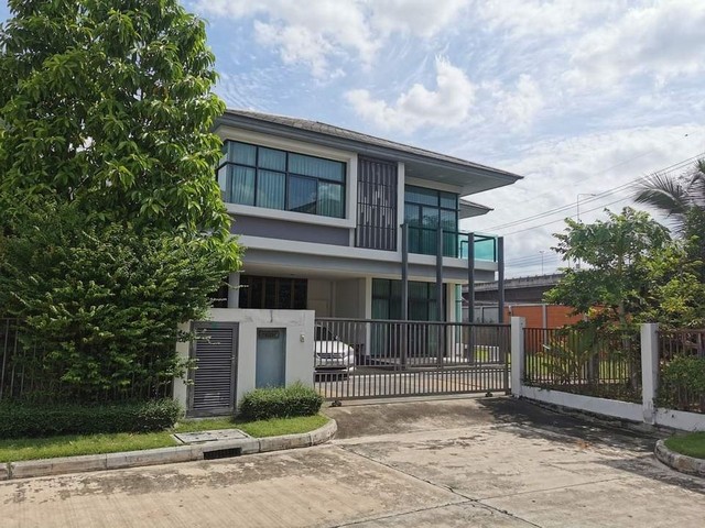 ขายบ้านหลังมุม  101.40 ตรว.เศรษฐสิริ ประชาชื่น 202 ตรม. 5 นอน 3 น้ำ 1 ห้องนั่งเล่น จอดรถ 4 คัน