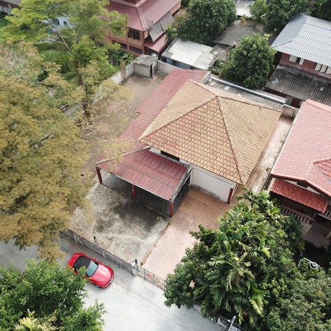 ขายที่ดินพร้อมบ้านเนื้อที่ 152 ตรว ซอยรามคำแหง 118 ใกล้โรงเรียนนานาชาติ Ascot นานาชาติWellington รถไฟฟ้าปากซอย ที่แปลงสวยอยู่สุดซอยสงบ 