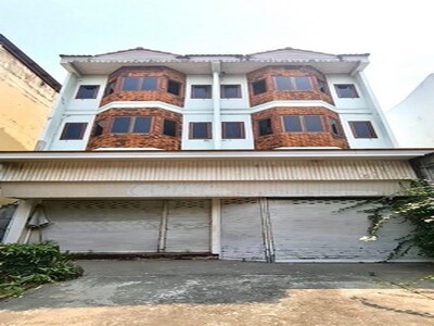 อาคารพาณิชย์  3 ชั้น  ติดคูเมืองแจ่งศรีภูมิ ถ.ศรีภูมิ จ.เชียงใหม่