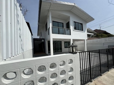 ขายบ้านเดี่ยว 2 ชั้น 49 ตรว. พื้นที่ 200 ตรม. รามอินทรา 34 ใกล้ทา