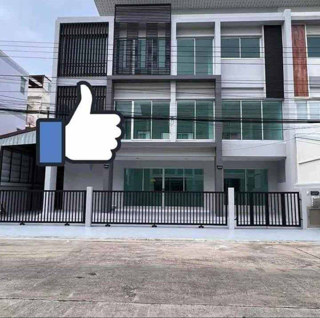 ให้เช่าทาวน์เฮาส์ โครงการ Mindhof ร่มเกล้า ติดถนนร่มเกล้า อาคาร 3 ชั้น 4 ห้องน้ำ รีโนเวทใหม่ทั้งหลัง