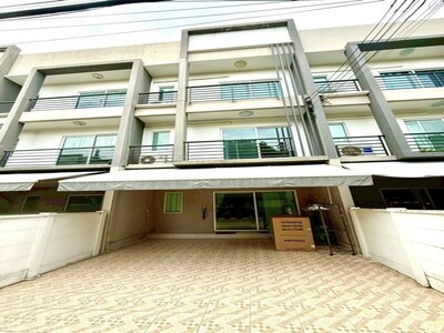 ให้เช่าทาวน์โฮม 3 ชั้น โครงการบ้านกลางเมือง สุขุมวิท 77 ซอยอ่อนนุ