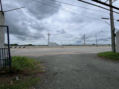 ที่ดินทำเลทองอยุธยา 3 ไร่ 85 ตรว ติดถนนสายหลัก พร้อมโกดัง 
