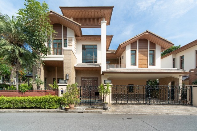 รหัสC5820 ให้เช่าบ้านเดี่ยว 2ชั้น Super Luxury หมู่บ้านแสนสิริ สุขุมวิท67 หลังมุม
