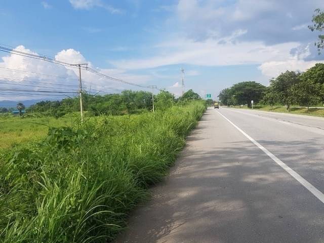 ขายที่ดินติดถนนหลักประเทศไทย AH1 เอเซีย บ้านตาก เมืองตาก  ที่แบ่งขายติด AH1 เมืองบ้านตากจังหวัดตาก  3-1-40 ไร่ ติดถนนเอเซีย AH1 ติดถนนพหลโยธินไร่ 3ลบ. โทร096-8821857