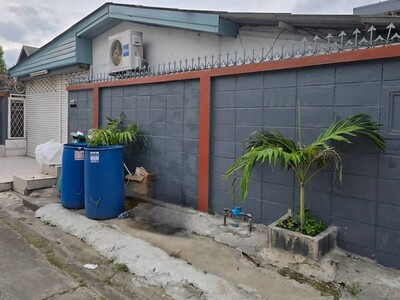 บ้านชั้นเดียว ให้เช่า 100ตรว. อยู่ถนนสุทธิสาร 