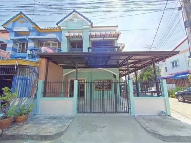 ขายบ้านทาวน์เฮ้าส์ บ้านศุภกร ติดถนนบางกรวย-ไทรน้อย หลังมุม พร้อมอยู่ ใกล้สิ่งอำนวยความสะดวก นนทบุรี