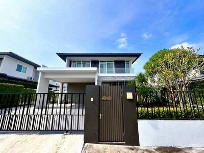 บ้านหลังใหญ่ 2 ชั้น วิวทะเลสาบ โครงการ มัณฑนา ซีรีนเลค เชียงใหม่