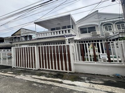 ให้เช่าทาวเฮาส์ 2 ชั้น ขนาด 25 ตรว. 2 นอน สุขุมวิท 93 เฟอร์ครบ