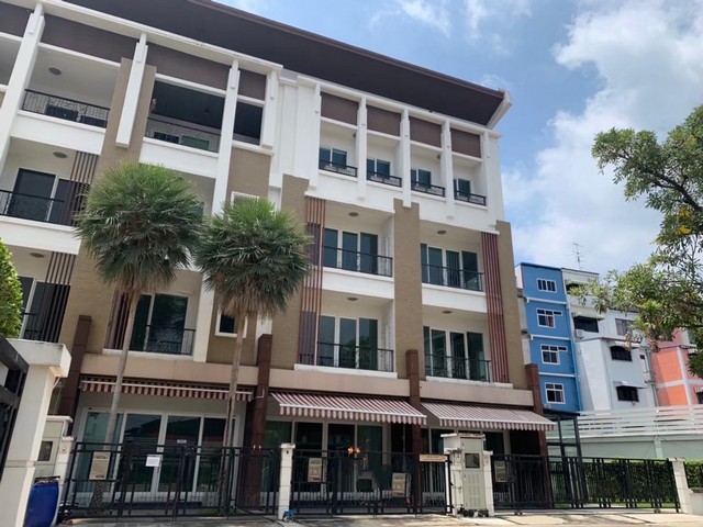 ตึก Biztown พระราม3 93 SQ.WA 0 Ngan 0 ไร่ 1 ห้องนอน 38000000 BAHT. ถูกสุด สมุทรปราการ   