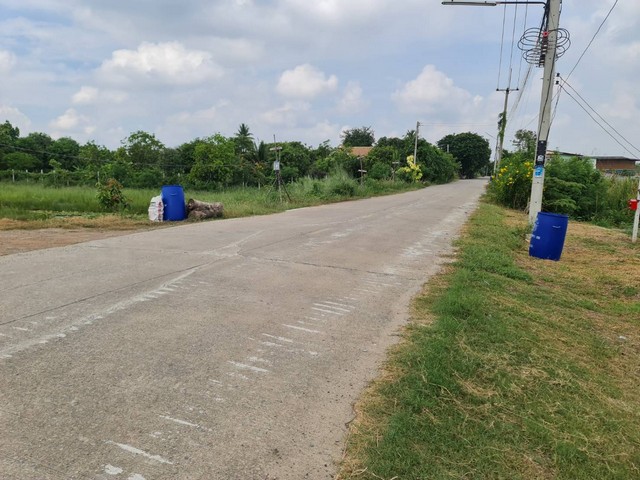 กรรมสิทธิ์ที่ดินพร้อมขายเพื่อคุณเป็นเจ้าของ ขาย ลาดหลุมแก้ว  คมนาคมสะดวกสบาย เหมะปลูกบ้านทำการเกษตรดินดีวิวสวย บ่อเงินปุทม ใกล้แหล่งน้ำเหมาะทำเกษตร  ใกล้ชุมชน 5ไร่  อำเภอลาดหลุมแก้ว ปทุมธานี ลาดหลุมแก้วไร่ละ 1ลบ. โทร 083-7124115