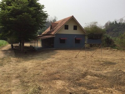 ขายที่ดินพร้อมสิ่งปลูกสร้าง บ้านพักอาศัยตึก 2 ชั้น   