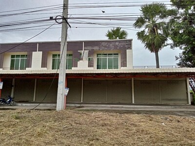 ขายอาคารพาณิชย์ 2 ชั้น จำนวน 3 คูหา ถนนสระบุรี-หล่มสัก  