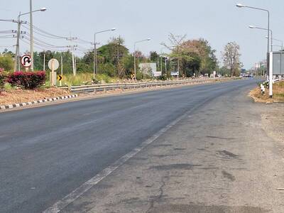 ขายด่วนที่ดินเปล่า อำเภอศรีเทพ จังหวัดเพชรบูรญ์ ติดถนนสระบุรี-หล่