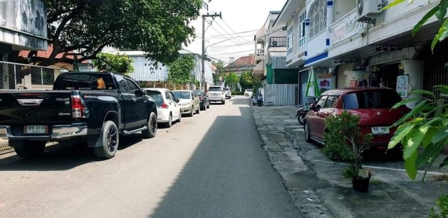 ขายที่ดินพร้อมบ้าน 356.8 ตารางวา อำเภอเมือง #หนองป่าครั่ง  16 ล้าน