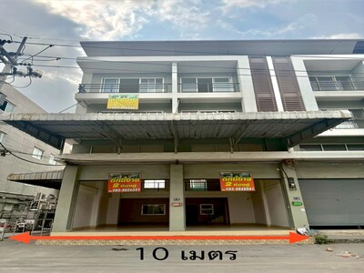 ขายอาคารพาณิชย์ 2 คูหา 3 ชั้น พร้อมชั้นลอย ทำเลดี ใกล้ตลาดไท 