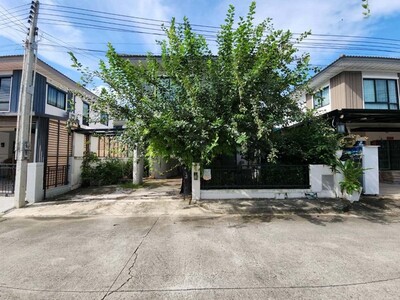 ขายบ้านแฝด หมู่บ้านโมดิวิลล่า ลาดกระบัง-สุวรรณภูมิ ถนนหลวงแพ่ง