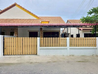 ขายบ้านแฝด หมู่บ้านคลาสสิค การ์เด้นโฮม หนองค้อ ศรีราชา ชลบุรี