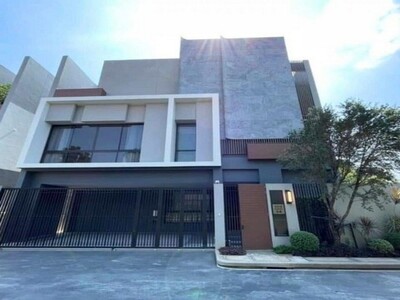  ให้เช่า บ้านเดี่ยว 3 ชั้น หรูทันสมัย บูก้าน กรุงเทพกรีฑา