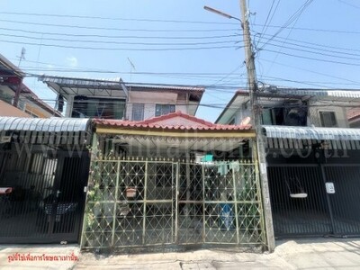 ลดราคาด่วน บ้านแฝด บ้านพระปิ่น 5 เอกชัย 109 ราคาถูก