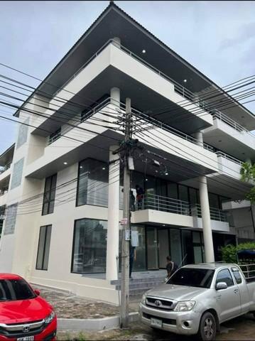 ให้เช่า อาคาร โฮมออฟฟิศ 4ชั้น ย่าน อ่อนนุช ศรีนครินทร์ 4 ห้องทำงาน 4 ห้องน้ำ สวนหลวง
