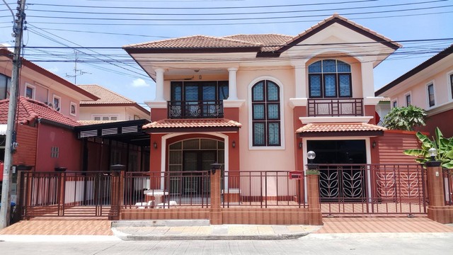 ให้เช่าบ้านเดี่ยว 2ชั้น  ภัสสร3 คลอง3 รังสิต มีเฟอร์นิเจอร์ แอร์ มี 3 ห้องนอน 3 ห้องน้ำ