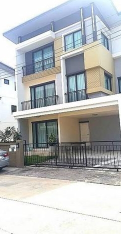 ให้เช่าบ้านเดี่ยว 3ชั้น โกลเด้นเพรสทีจ วัชรพล สุขาภิบาล5 ใกล้ทางด่วน 