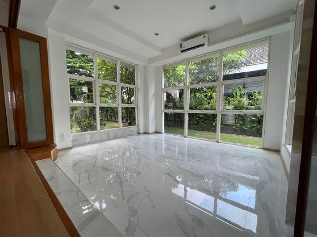 ให้เช่าบ้าน  ตกแต่งใหม่  ลาดพร้าว   ใกล้ MRT ลาดพร้าว ราคา   150,000  