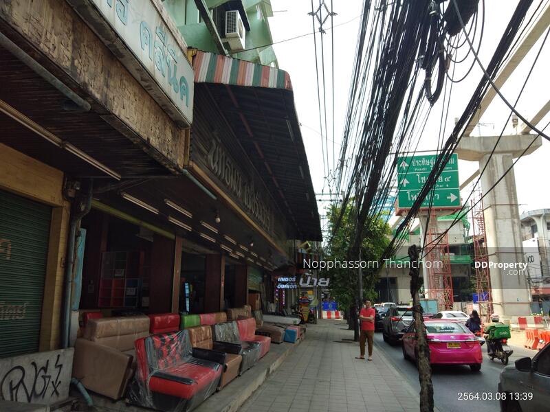  ขายอาคารพาณิชย์5ชั้น 4คูหาติดถนนลาดพร้าว คลองจั่น บางกะปิ กรุงเทพ  